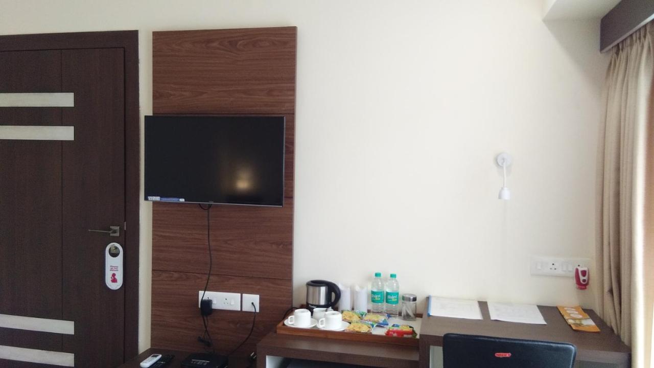 Hotel Park Riviera غاواهاتي المظهر الخارجي الصورة
